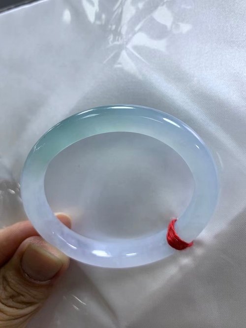 Good Morning Studio 冰種翡翠天然翡翠玉鐲A玉手鐲 玉鈪 • 冰種湖藍綠翡翠貴妃鐲