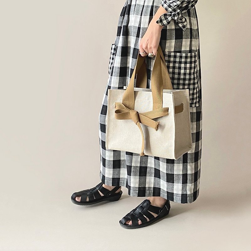 Linen canvas belt ribbon tote bag - Handbags & Totes - Cotton & Hemp 
