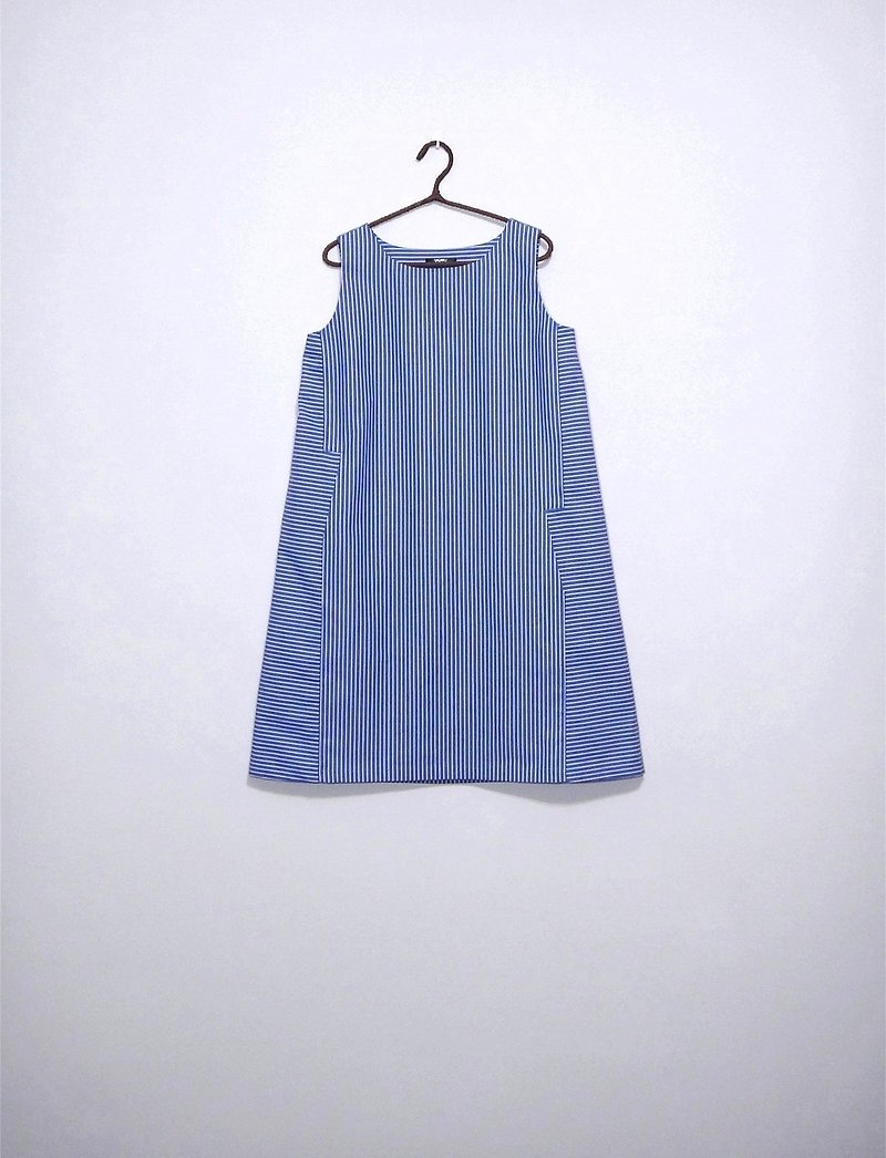 【Addition X Addition_手作．線條系列#1．洋裝】 - 洋裝/連身裙 - 棉．麻 藍色