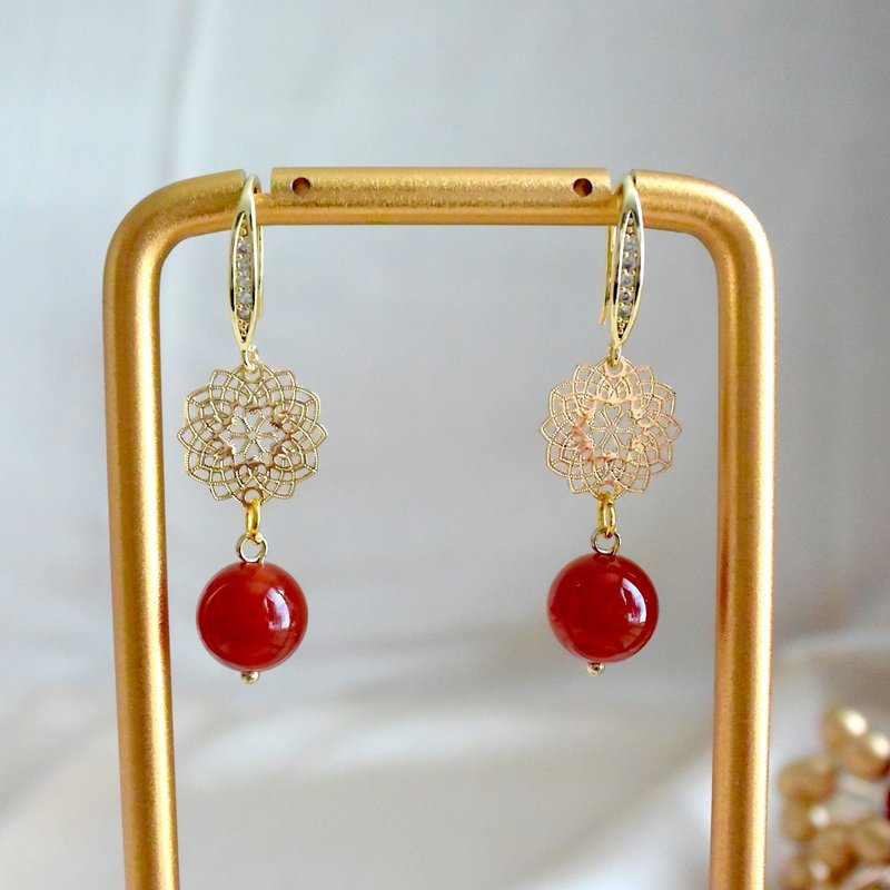 Antique-style earrings with openwork pattern and carnelian - Earrings & Clip-ons - Semi-Precious Stones Red