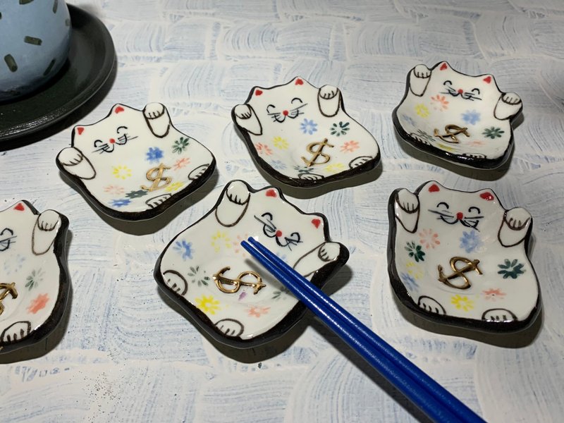 Good Luck Meow Chopsticks Rest_Pottery Chopsticks Rest - ตะเกียบ - ดินเผา ขาว