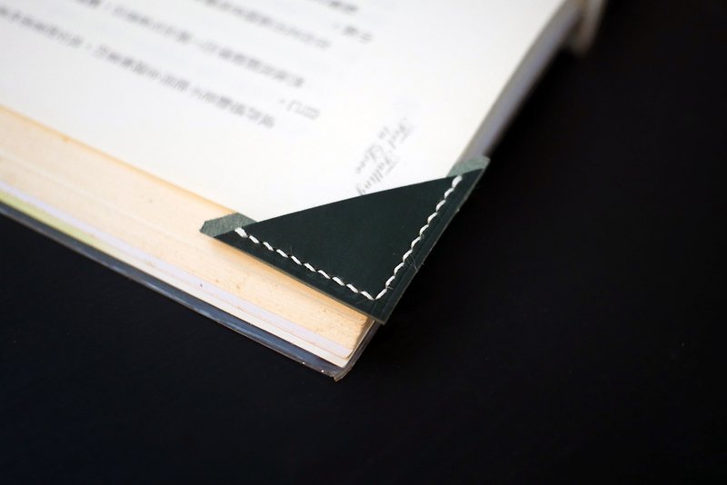 [Promotion] Triangle Leather Bookmark-Dark Green - ที่คั่นหนังสือ - หนังแท้ สีเขียว