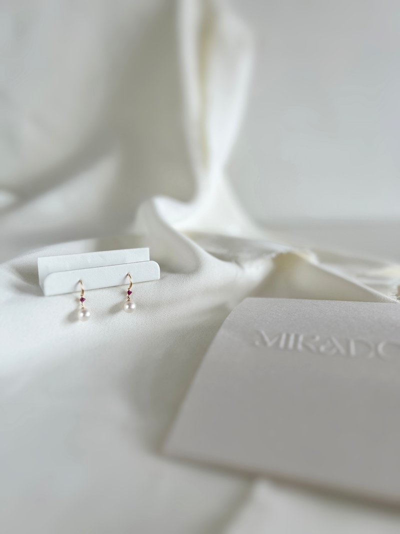 Romantic Promise Earring- 18K Ruby & Akoya Pearl Earring - ต่างหู - เครื่องประดับ สีทอง