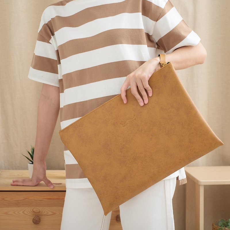กระเป๋าแฟ้มหนังเทียม เนื้อหนา สีแทน (TAN) - กระเป๋าแล็ปท็อป - หนังเทียม สีนำ้ตาล