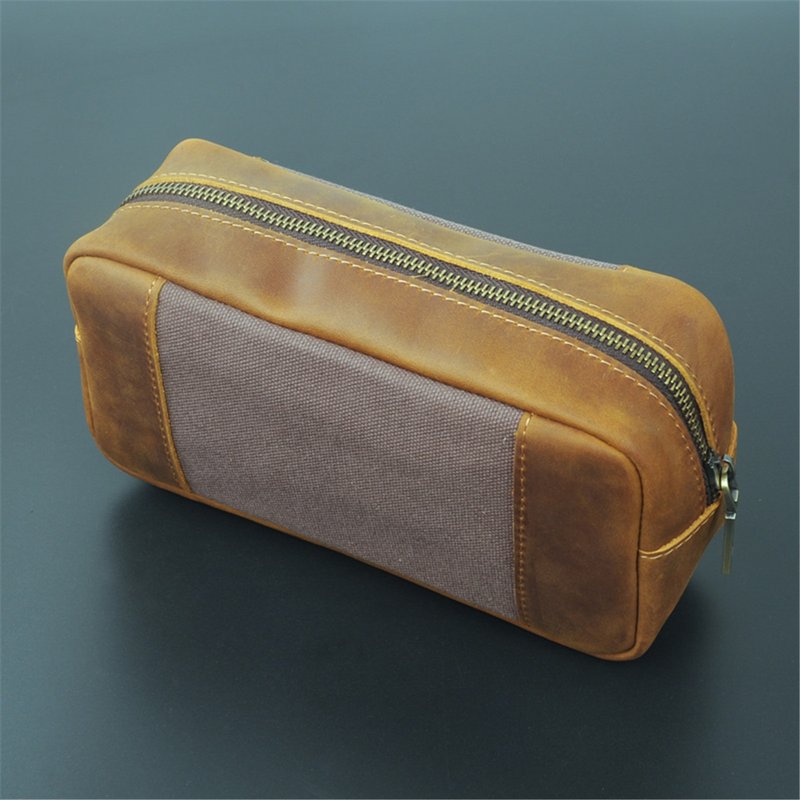 Retro cowhide large-capacity storage bag student tool bag washing supplies bag makeup tool bag - กระเป๋าเครื่องสำอาง - หนังแท้ สีนำ้ตาล