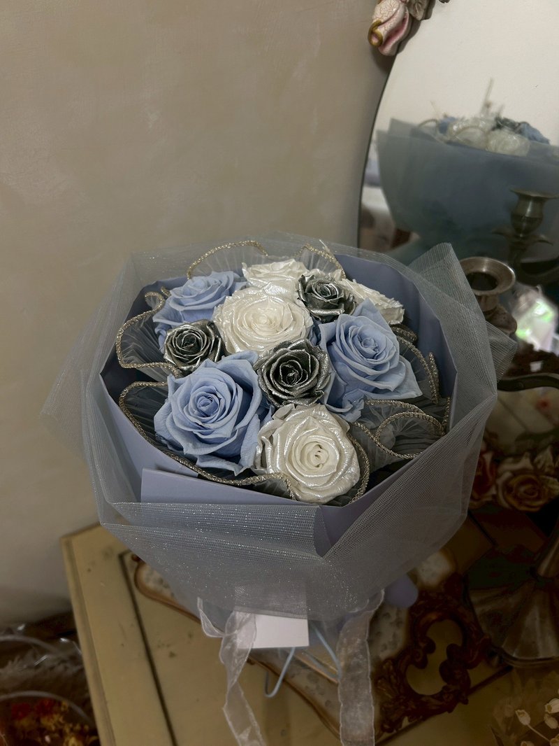 【關於花藝 │俄羅斯花束】 永生花束 情人節 客製花禮 面交 - 乾燥花/永生花 - 植物．花 多色