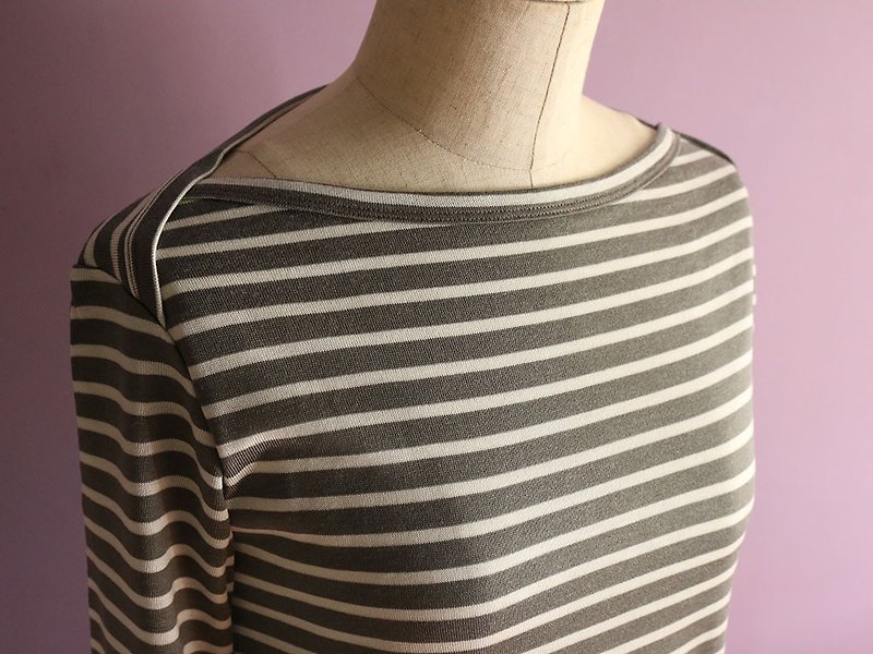Gray Stripe Boatneck Knit T - เสื้อผู้หญิง - อะคริลิค สีเทา