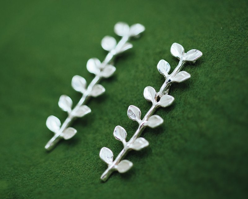 Sprouting Sprout swing earrings - hypoallergenic - long earrings - ต่างหู - เงิน สีเงิน