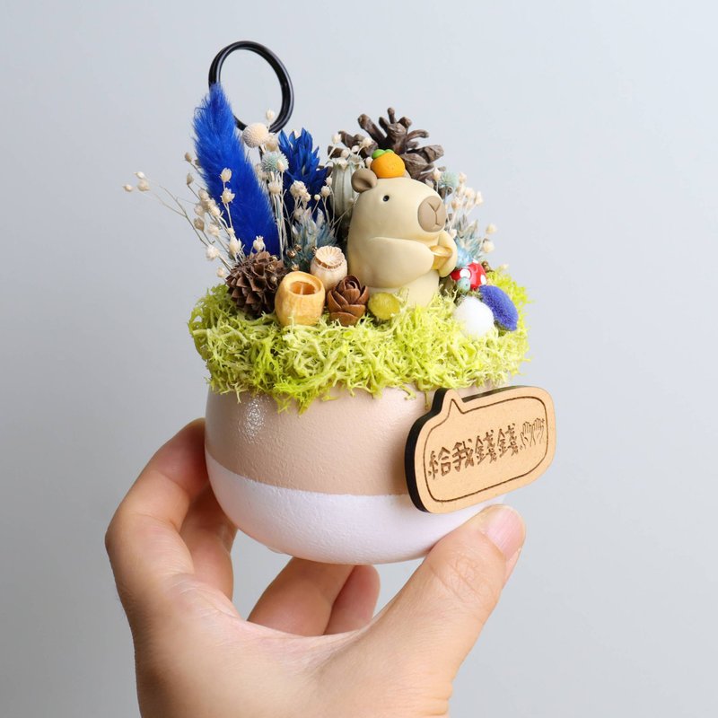 藍色現貨-頭頂橘子手拿元寶的水豚君 名片夾乾燥花盆栽 客製字牌 - 名片架/名片座 - 木頭 藍色