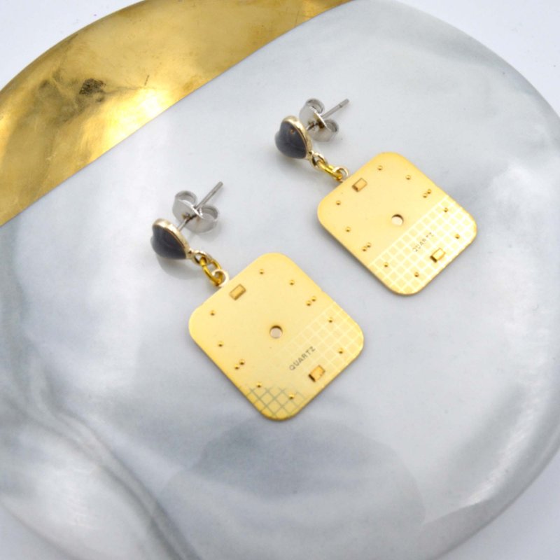 金色古董錶面耳環  Golden Vintage Dial Earrings - 耳環/耳夾/耳骨夾 - 其他金屬 金色