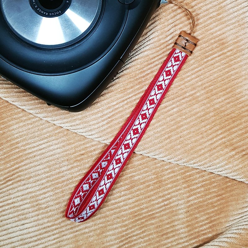 [100 regrets after graduation] Camera strap, camera strap, mobile phone strap, wrist strap - Charms - Other Man-Made Fibers Red