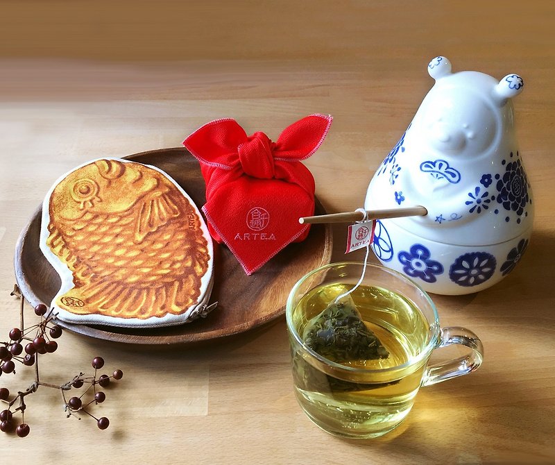 Goody Bag Meditation Tea Bear Tea Pot Fu Bag Combination Taiwan Hong Kong and Macao Free Shipping Lucky Bag - Tea - Porcelain Blue