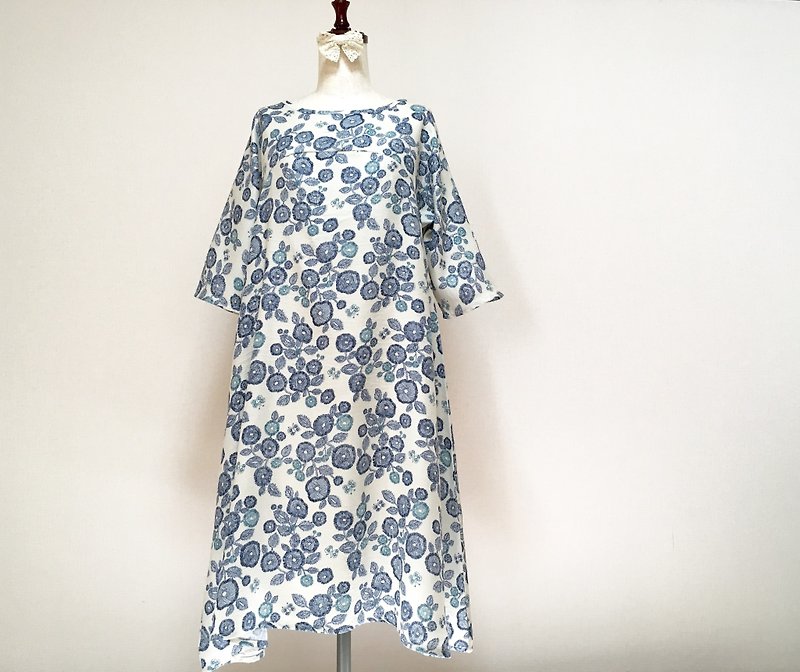 刺繍調  花模様のフレアワンピース　フラワー　アイボリー - 洋裝/連身裙 - 棉．麻 白色