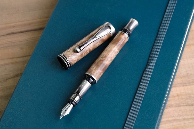 Gold camphor wood fountain pen - ปากกาหมึกซึม - ไม้ สีทอง