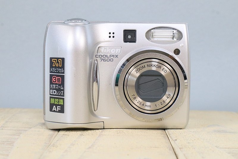 [Fully functional] Nikon Coolpix 7600 compact digital camera S/N 20413761 P020 - กล้อง - โลหะ สีเงิน