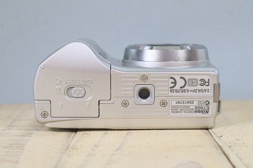 完動品】 Nikon coolpix 7600 コンパクトデジタルカメラ S/N
