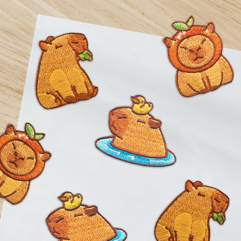 【刺繡布貼】小水豚系列 (三款) - 貼紙 - 繡線 