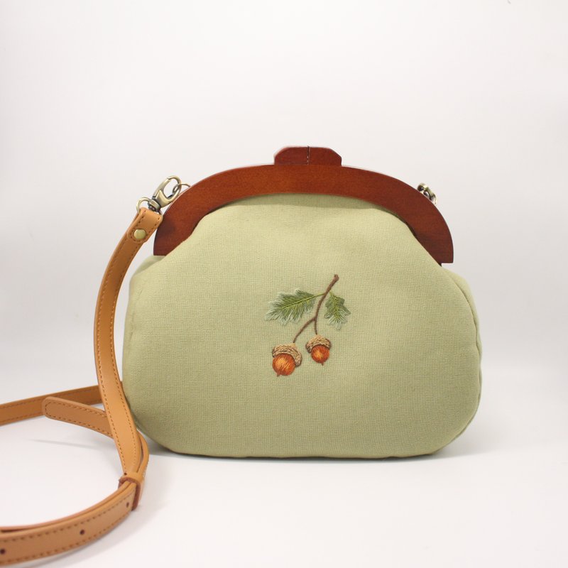 手工刺繡 橡實 櫟子 木口金 肩背包 斜背包 - 側背包/斜背包 - 木頭 綠色