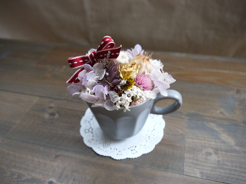 【些許浪漫甜美感】不凋繡球花X乾燥花 陶瓷馬克杯桌花 - 植栽/盆栽 - 植物．花 灰色
