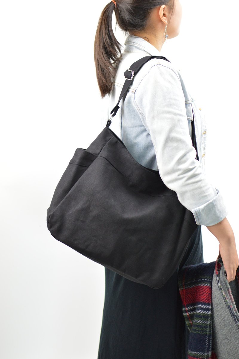 Black Canvas Diaper bag Tote bag/Water resistant Shoulder bag(DWR)- no.101 RENEE - กระเป๋าแมสเซนเจอร์ - วัสดุกันนำ้ สีดำ