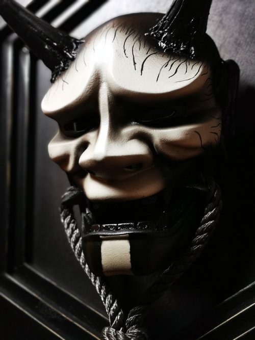 WECs『般若面（黒、瞳あり、FRP製）』 | WECs.STORE