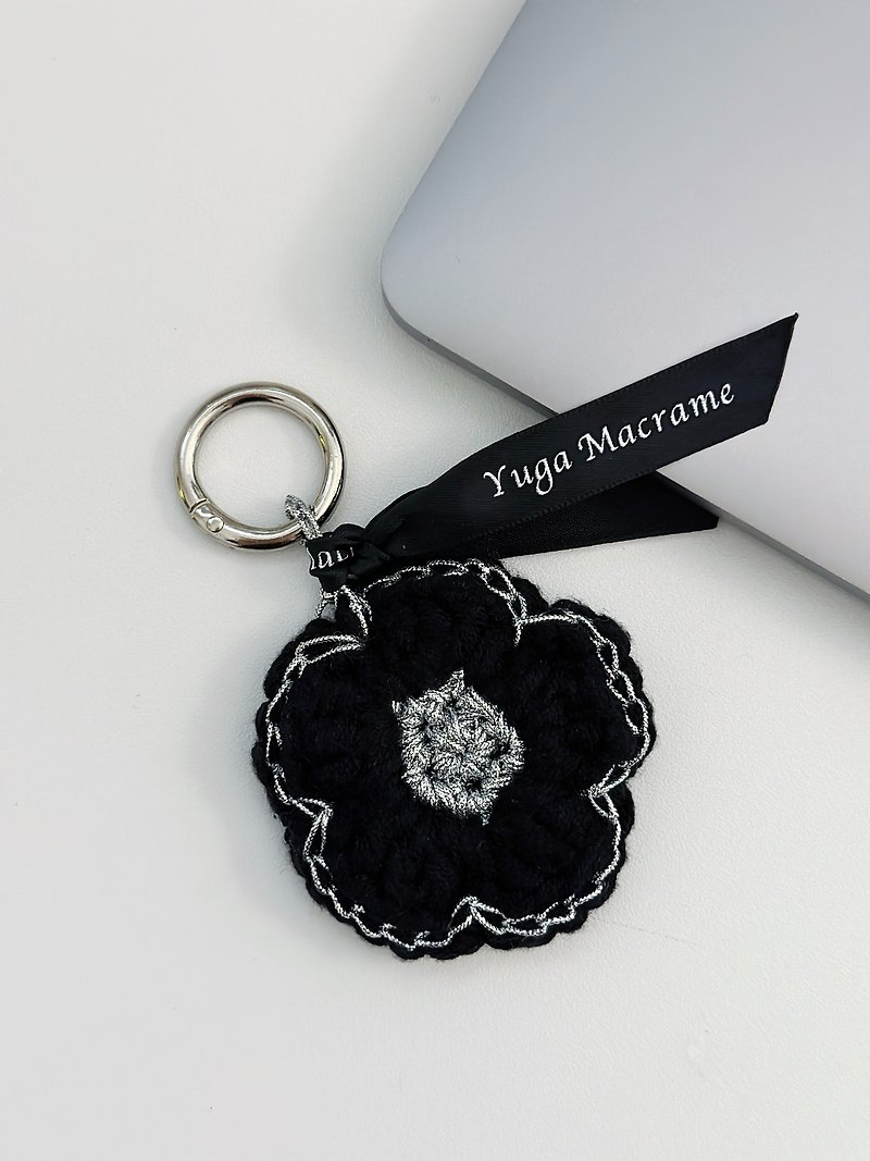 Crochet Camellia Key Pendant - ที่ห้อยกุญแจ - ผ้าฝ้าย/ผ้าลินิน 