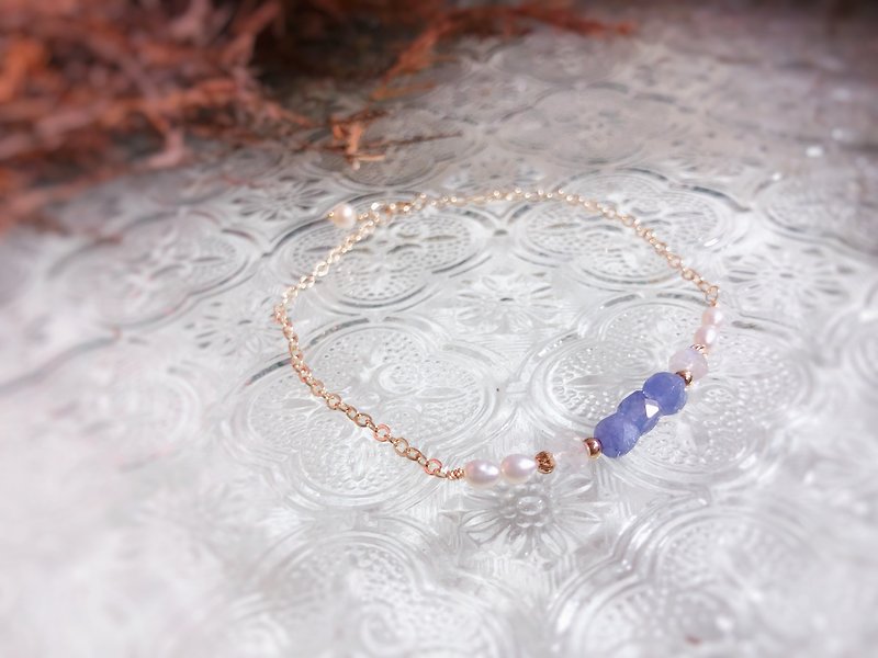 Stone, Moonstone, Pearl Light Jewelry Bracelets, Necklaces - สร้อยข้อมือ - เครื่องประดับพลอย 
