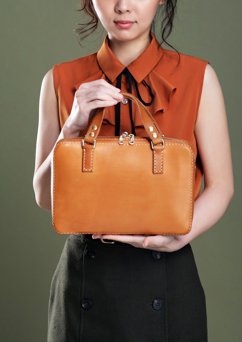 Pointed eel zipper briefcase (small) - กระเป๋าเอกสาร - หนังแท้ สีส้ม