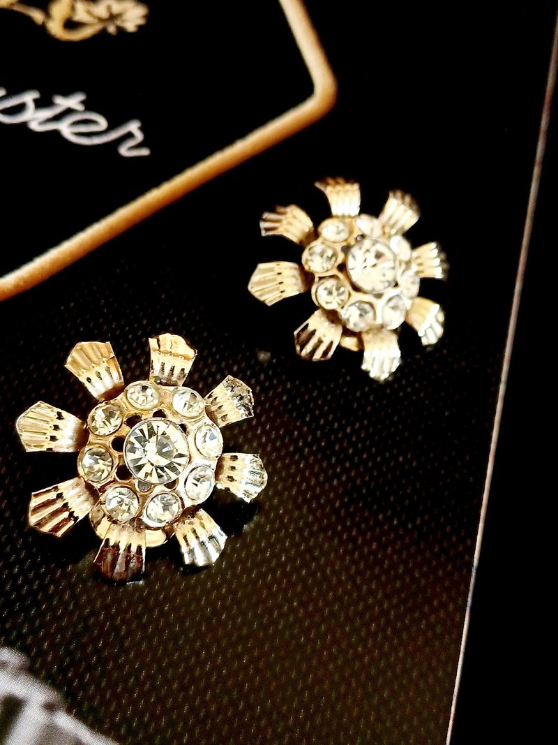 vintage jewelry classic rhine gold sunflower clip earrings - Earrings & Clip-ons - Other Metals 