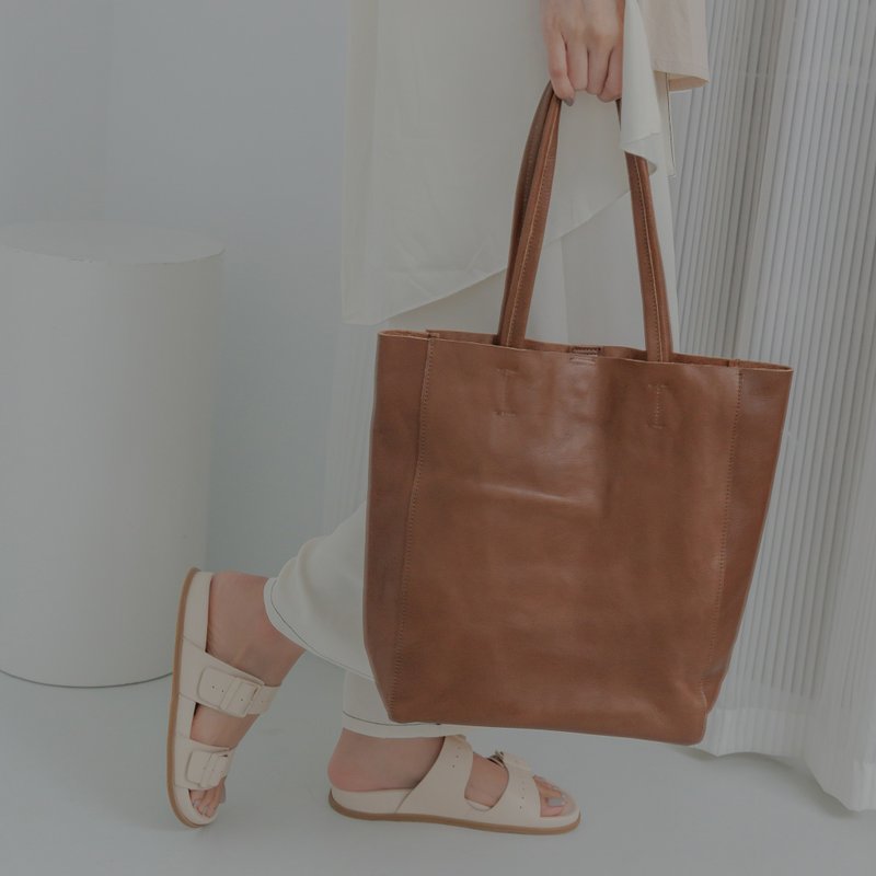 A4 storage - plain cowhide tote bag - กระเป๋าถือ - หนังแท้ สีนำ้ตาล