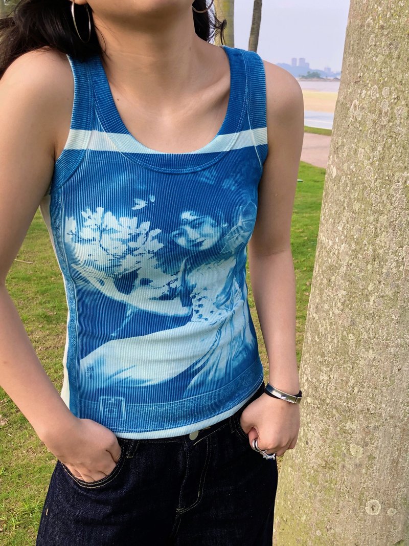 Cyanotype remake Republic of China Hu Die Chinese style slim tank top - เสื้อกั๊กผู้หญิง - ผ้าฝ้าย/ผ้าลินิน สีน้ำเงิน