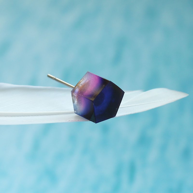 Color resin earrings / pentagonal / Purple Stain (724 / single only - Earrings & Clip-ons - Paper Purple
