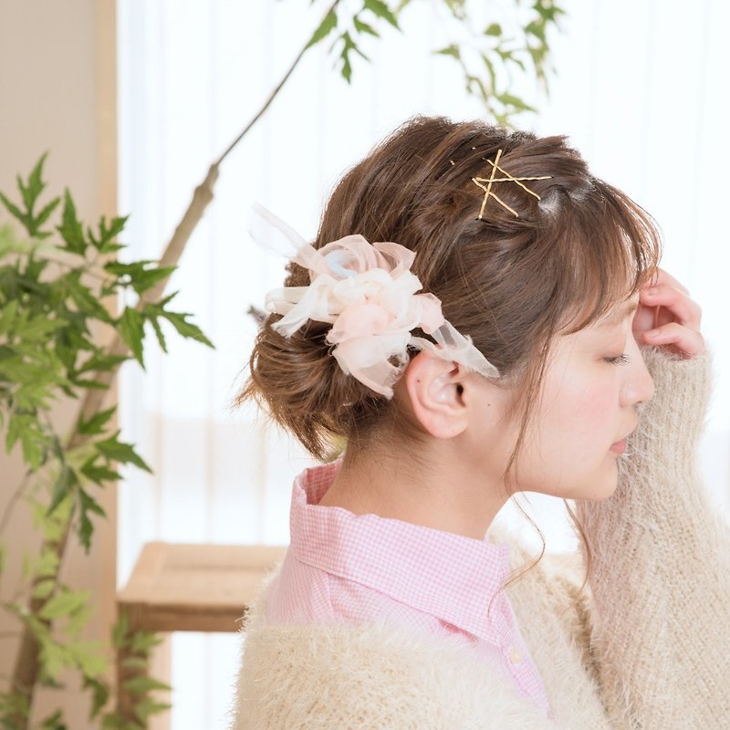 mini || Pastel : Blooming Sakiami Colourful Hair Scrunchy / Hair Accessory - เครื่องประดับผม - วัสดุอื่นๆ ขาว