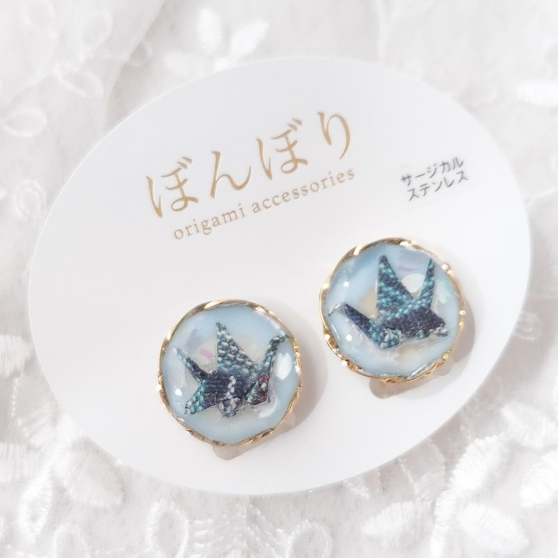Auspicious origami Clip-On Japanese style cherry blossom origami unwavering blue - Earrings & Clip-ons - Paper Blue