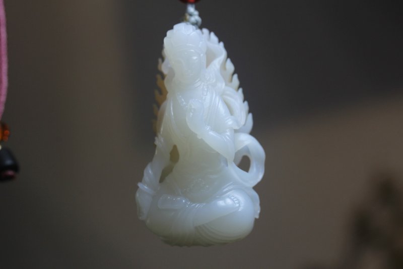 [White Tara] Natural yellow wax Stone pendant, hand-carved Guanyin hand-made necklace - Necklaces - Jade White