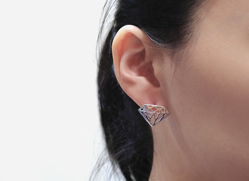 Gorgeous Diamond Hollowed Silver Earrings in Sterling Silver - ต่างหู - โลหะ สีเงิน