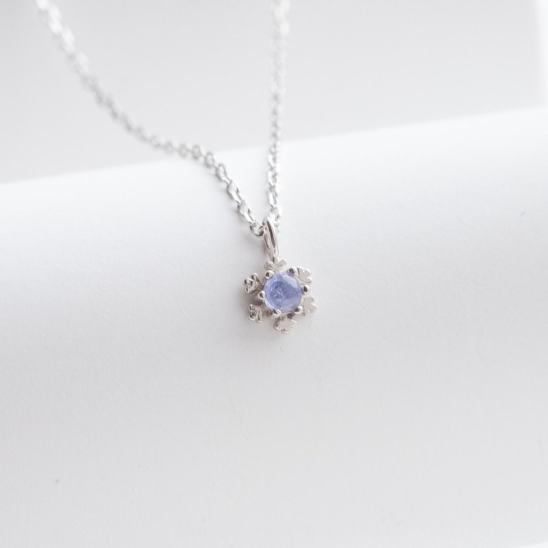 Tanzanite 925 Sterling Silver Snowflake Necklace - สร้อยคอ - เครื่องเพชรพลอย สีเงิน