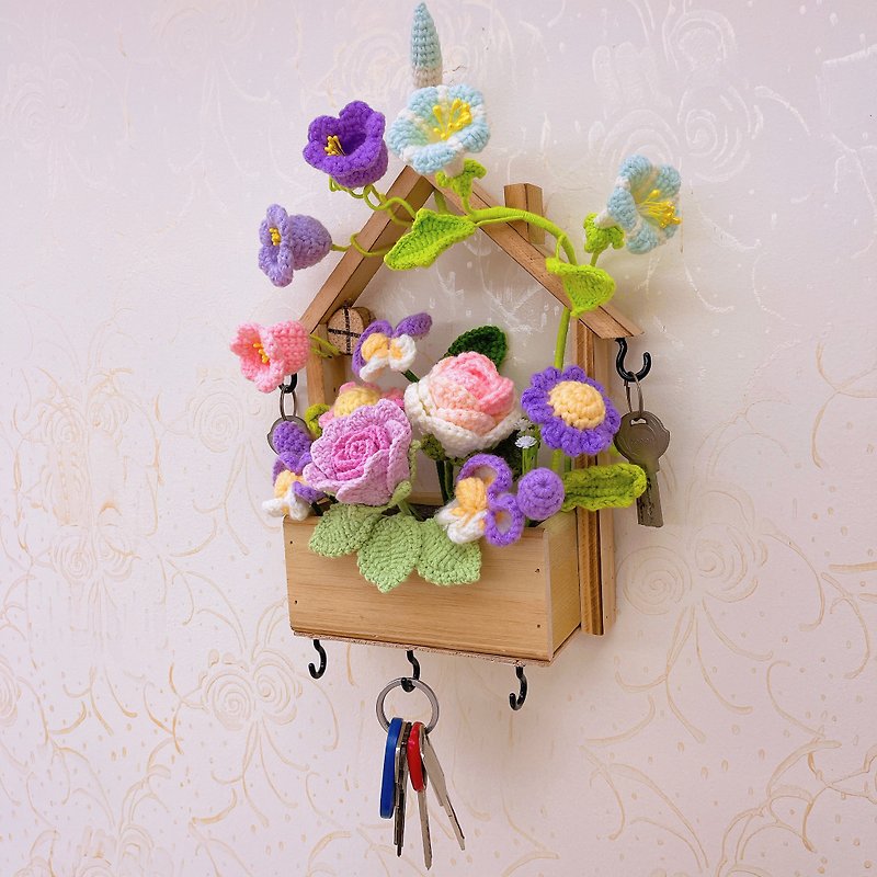 Handcrafted Wooden Key Holder Wall Decor with Hooked Floral Design - ตกแต่งผนัง - ผ้าฝ้าย/ผ้าลินิน สีนำ้ตาล