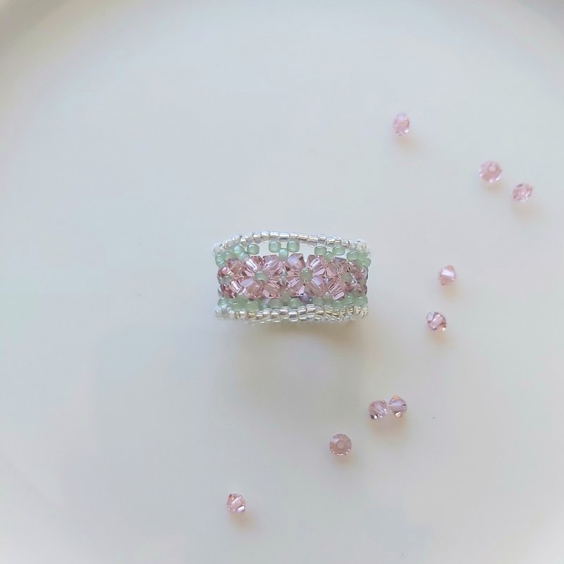 薔薇花嫁/ 施華洛世奇水晶戒指 串珠戒指 編織 宮廷風 - 戒指 - 水晶 粉紅色