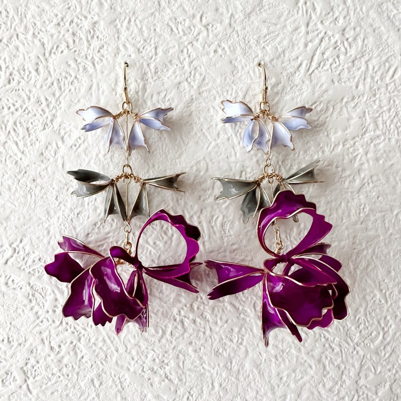 Flower-inspired wire accessories - Earrings & Clip-ons - Other Metals 