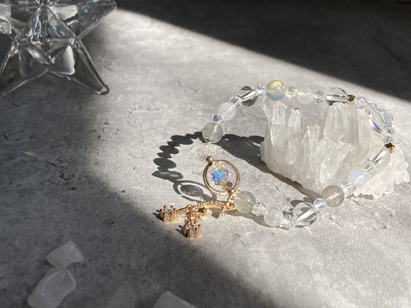 [Temple of Artemis. Moonstone Bracelet] White Crystal, Shining Diamond | Temple of the Moon - สร้อยข้อมือ - คริสตัล สีเทา