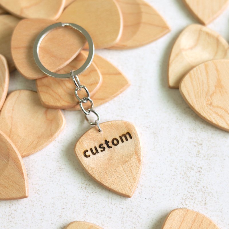 Maple Pick Custom Lettering Key Ring Charm Guitar Pick Wood Pick - ที่ห้อยกุญแจ - ไม้ สีกากี