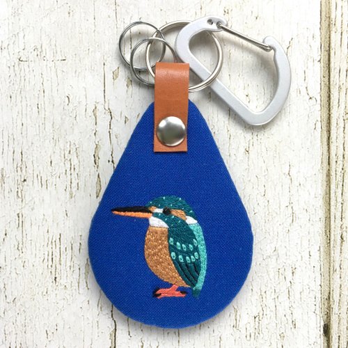 Nunomushi Embroidery accessorie カワセミの手刺繍キーホルダー:ネイビー