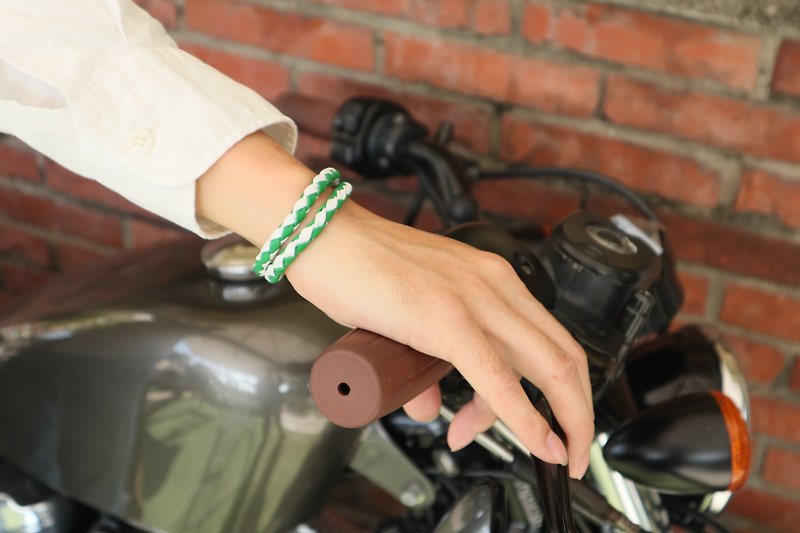 Free shipping spot leather two-color braided bracelet, simple and durable leather, fully customized - สร้อยข้อมือ - หนังแท้ หลากหลายสี