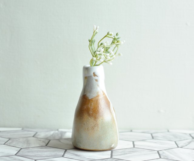 heyusoapstudio・手びねり陶器の花器・陶土製・自然釉薬の色合い