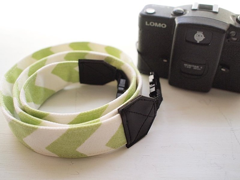 hairmo Japanese arrow double-back camera strap-light green (normal/double eyelet) - กล้อง - ผ้าฝ้าย/ผ้าลินิน สีเขียว