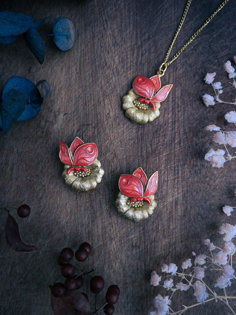 ORENA PARIS 蝴蝶採蜜粉珊瑚套組—法國古董首飾 Vintage Jewelry - 耳環/耳夾/耳骨夾 - 琺瑯 