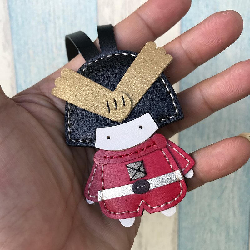Healing small things red cute Japanese samurai hand-stitched leather charm small size - พวงกุญแจ - หนังแท้ สีแดง