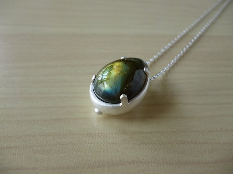 Rabbit pendant - Necklaces - Gemstone Multicolor