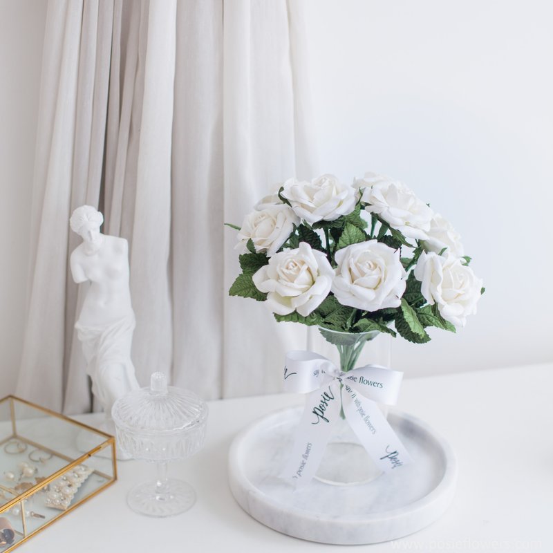 WHITE ANGEL ROSES |  Mini Marseille vase for Home Decoration - ของวางตกแต่ง - กระดาษ ขาว